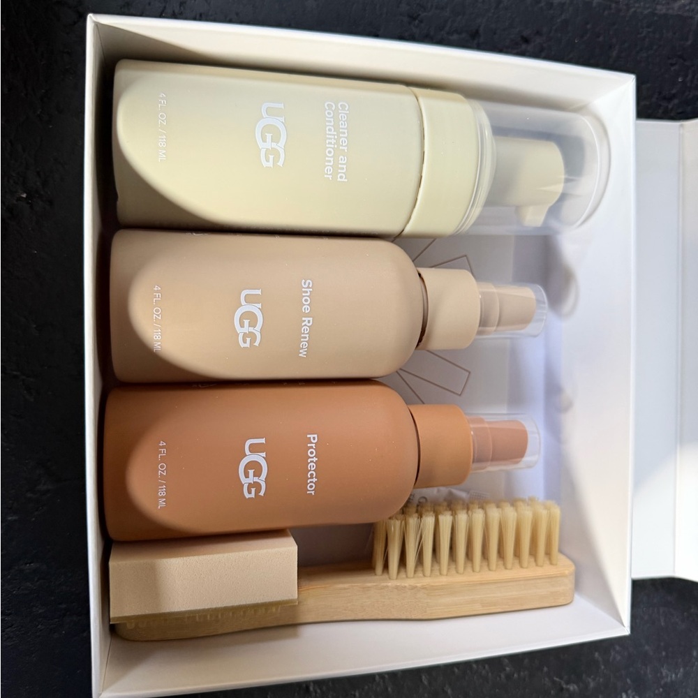 UGG Cream and Tan Shoe Care Set